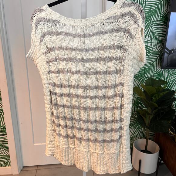 Free People Gray & Cream Striped Chunky Knit Short Sleeve Sweater Top Size Small - Picture 3 of 10